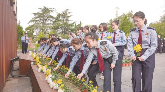 c2b75093-de35-4eb2-87b0-2231b8dff196