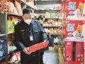 节前检查市场 保障放心消费