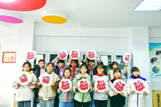 图片3:滁州市扬子路小学课后服务展——剪纸艺术