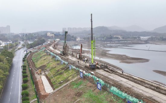 b6e90c2d-06f0-42e9-bd22-dc24903937fe