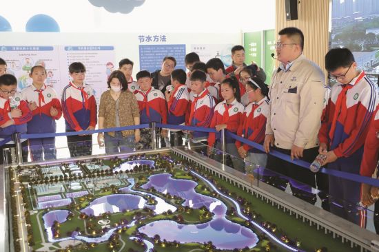 12f462c3-6610-4ae1-9a0c-fdd6683e144e