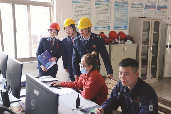 16c47ac7-ece0-4dad-87e1-abb1649517ea