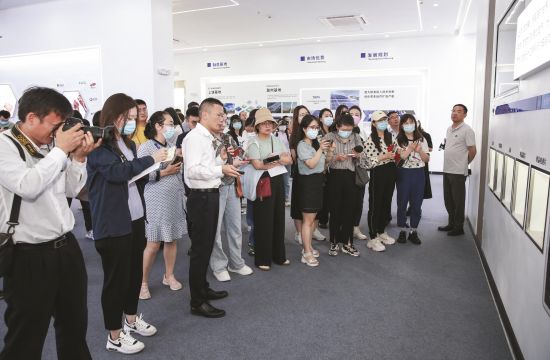 e2e761e9-2244-43c4-bf3f-09ee5d499161