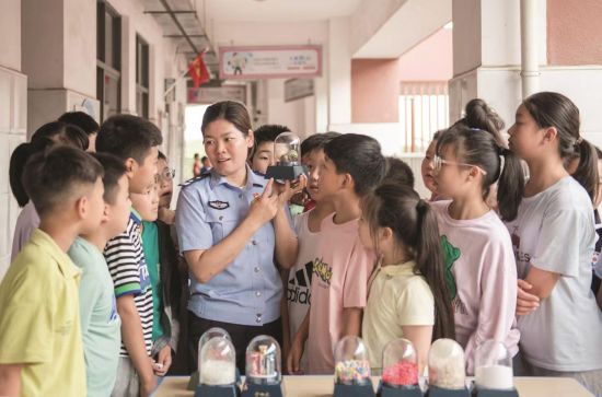 b01236d8-b5da-428e-b570-2cee02bb02f7