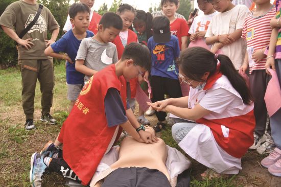 7dbf4c40-8853-4f0e-adfc-4f570884e66c