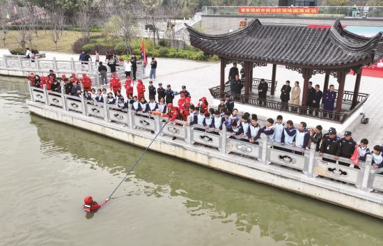 86474496-377f-4287-819b-97327dfed1ec