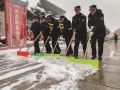 铲冰除雪 保障出行