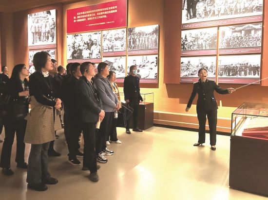 7ae5fced-d897-48d4-99e5-bcbe2cc72372