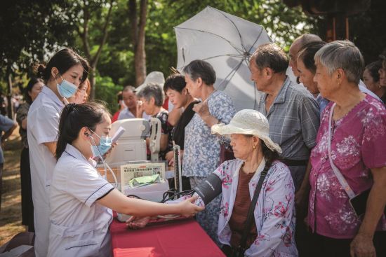 f5efcda4-93e7-4c8c-96a9-97c0edd43a3e