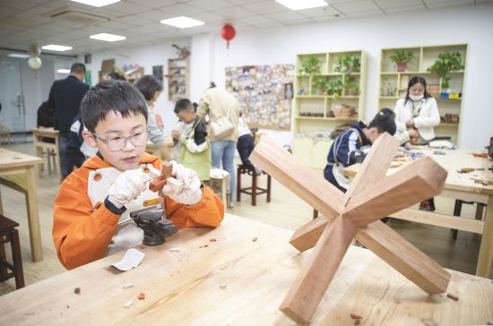 e60205ef-83ba-4fd2-ab79-e465d534b3e9