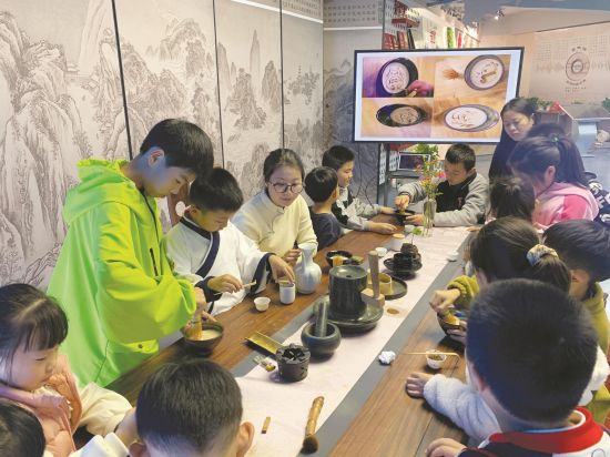 c4d5f442-c8d6-4929-ae1b-c6bd7fb8ef7c