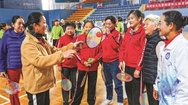 球场学艺 乐享健康