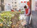 干群携手美化家园环境