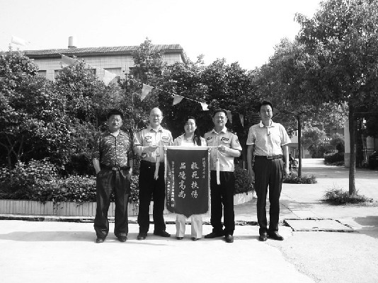 路遇车祸,“最美志愿者”救人后不留名