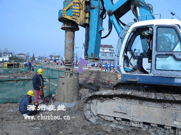 滁州在线-社会民生-宿扬高速天长段首根桩基开钻
