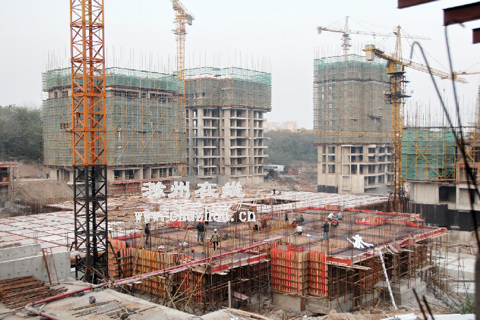 建设中的龙池花园安置房