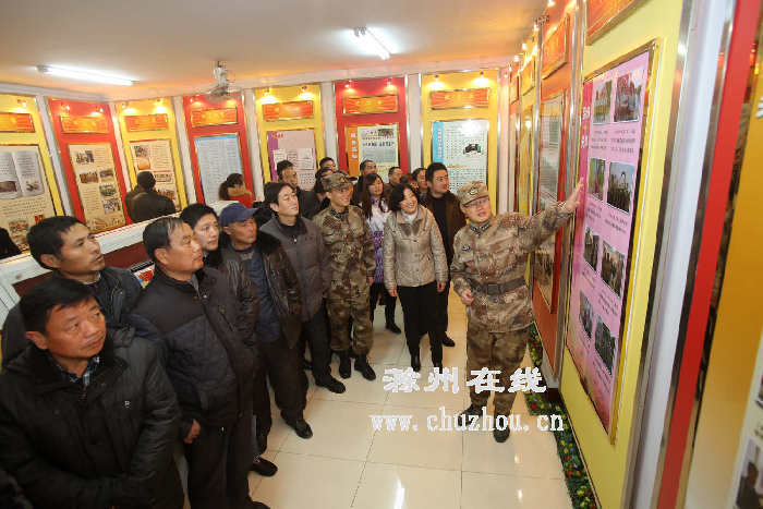 村民进军营看内务促提升