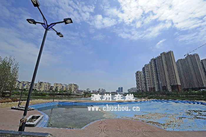 蘸山水为墨，写新城蝶变“传奇”