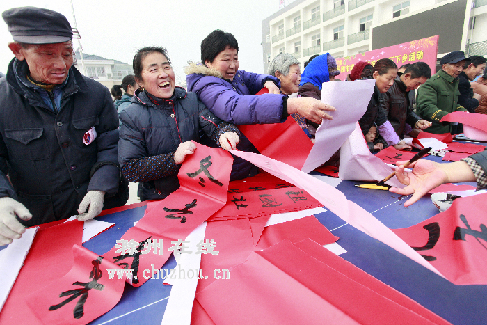 “三下乡”活动到村里