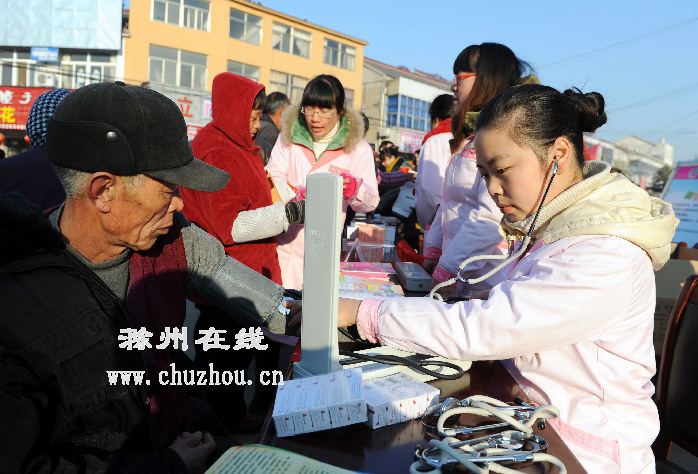 滁州在线-滁州要闻-滁州来安:送卫生保健到集市 滁州在线-滁州要闻-滁州来安:送卫生保健到集市