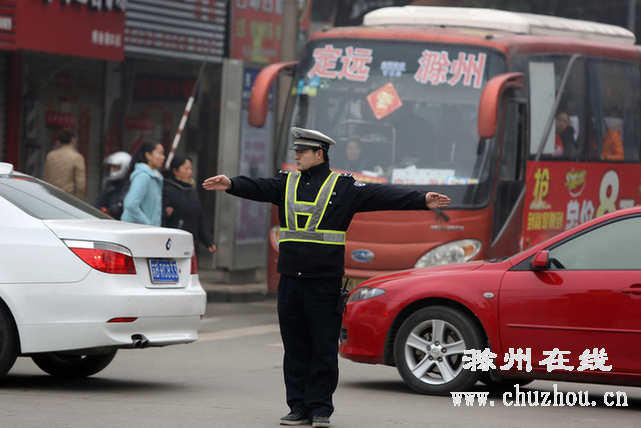 滁州在线-滁州要闻-执勤保通畅