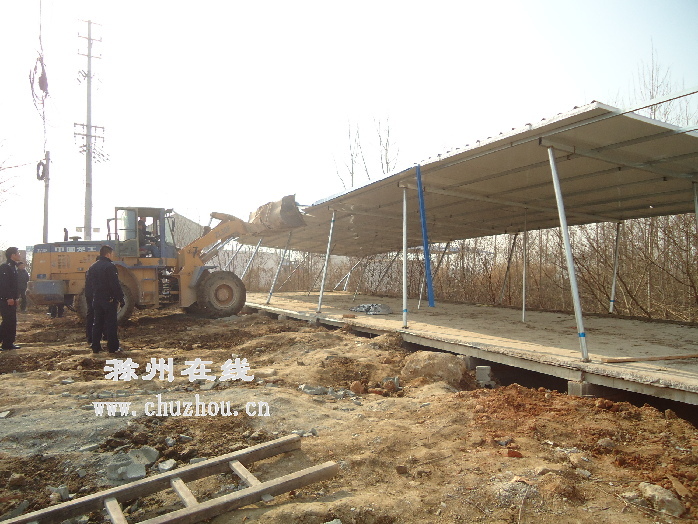 滁州在线-社会民生-猪圈改建复式花房 滁州城管依法拆除