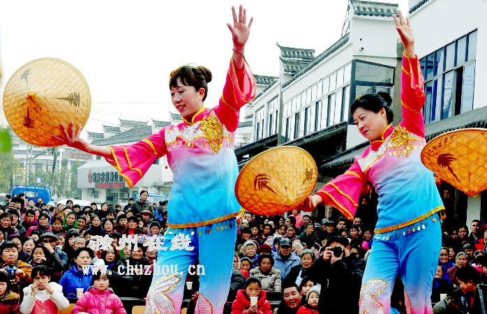 滁州在线-社会民生-滁州：“风情小镇”欢乐多