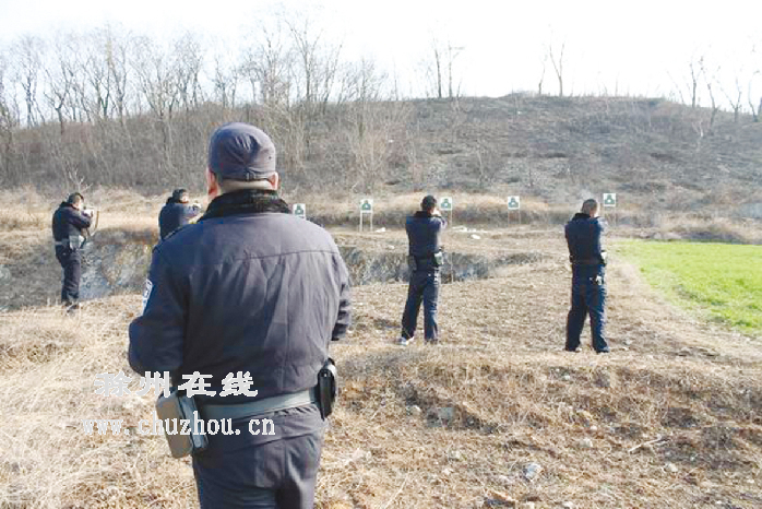 滁州在线-社会民生-滁州凤阳：警方组建处突应急队