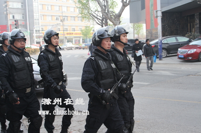 滁州在线-社会民生-凤阳首次武装巡逻