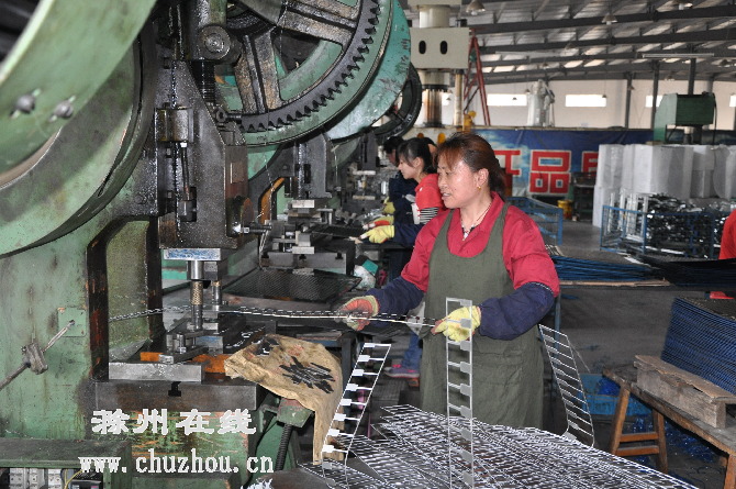 滁州在线-滁州要闻-帮企招工促进就业