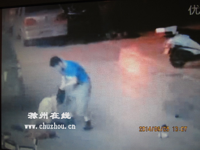 滁州在线-社会民生-下班拒送外卖，餐厅女员工遭狂殴