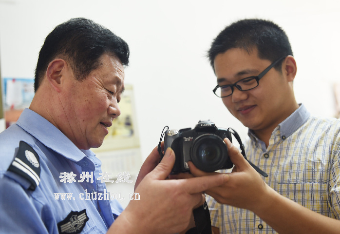 滁州在线-社会民生-滁州：“招领”小黑板 传递大情怀