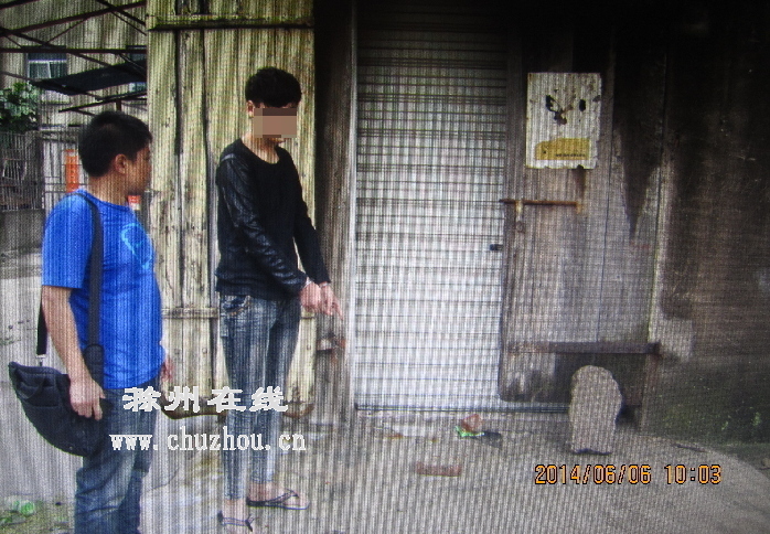 滁州在线-社会民生-少年抢劫出租车，反被的哥捉住