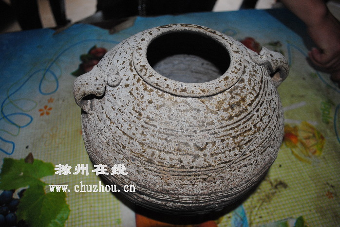 滁州在线-社会民生-一批出土文物被哄抢