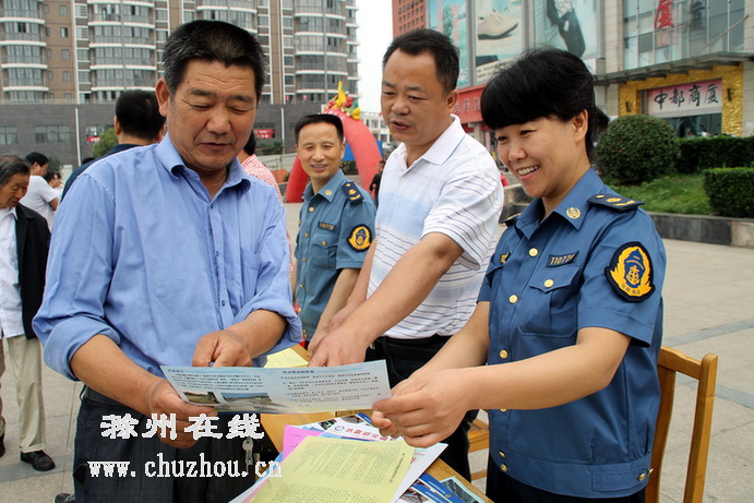 滁州在线-滁州要闻-明光开展“安全宣传月”活动