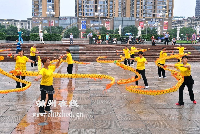 滁州在线-社会民生-滁州：抖起空竹赛技艺
