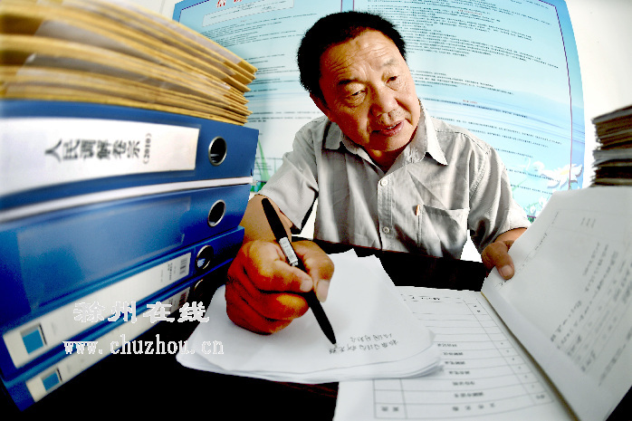 滁州在线-社会民生-乡村“和事佬” 百姓贴心人