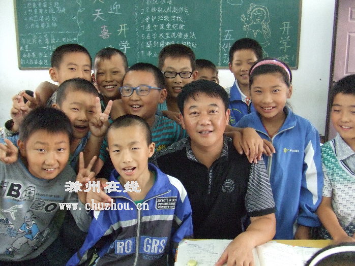 滁州在线-社会民生-定远教师张杰当选全国“模范教师”