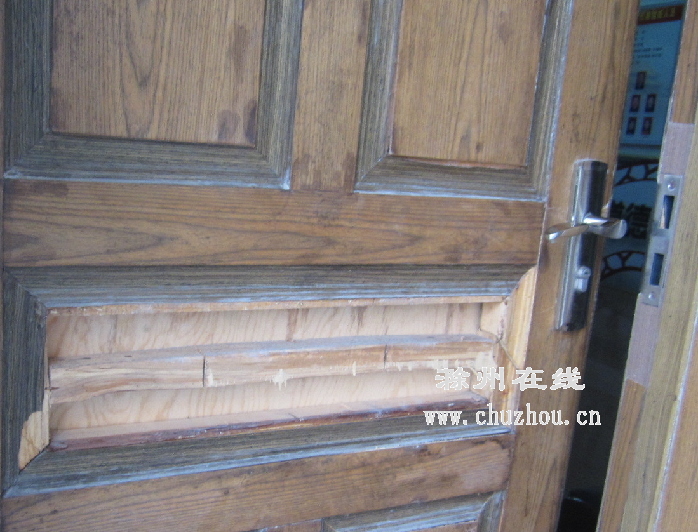 滁州在线-社会民生-13岁男孩以网吧为家