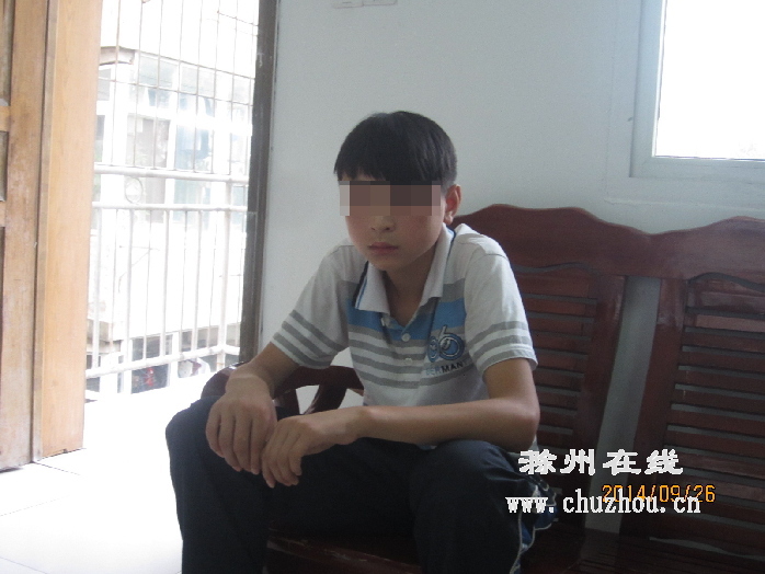 滁州在线-社会民生-13岁男孩以网吧为家