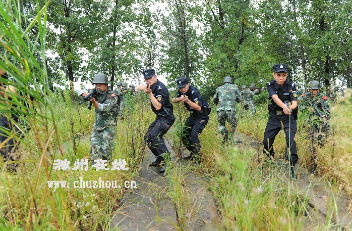 滁州在线-社会民生-多警种沙场秋点兵 维护国庆辖区稳定