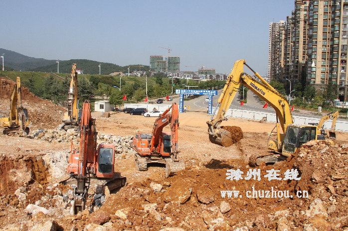 滁州在线-滁州要闻-滁州：国庆黄金周 施工忙不停