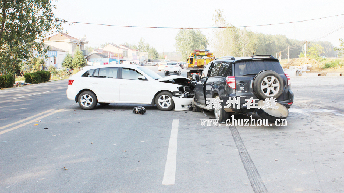 滁州在线-社会民生-滁州：男子驾车逆行出意外