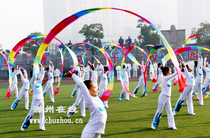 滁州在线-社会民生-滁州：文体节上“七彩”梦