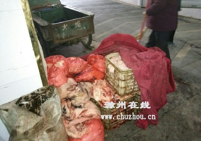 滁州在线-社会民生-滁城一菜场有人卖“淋巴肉” 滁州在线-社会民生-滁城一菜场有人卖“淋巴肉”